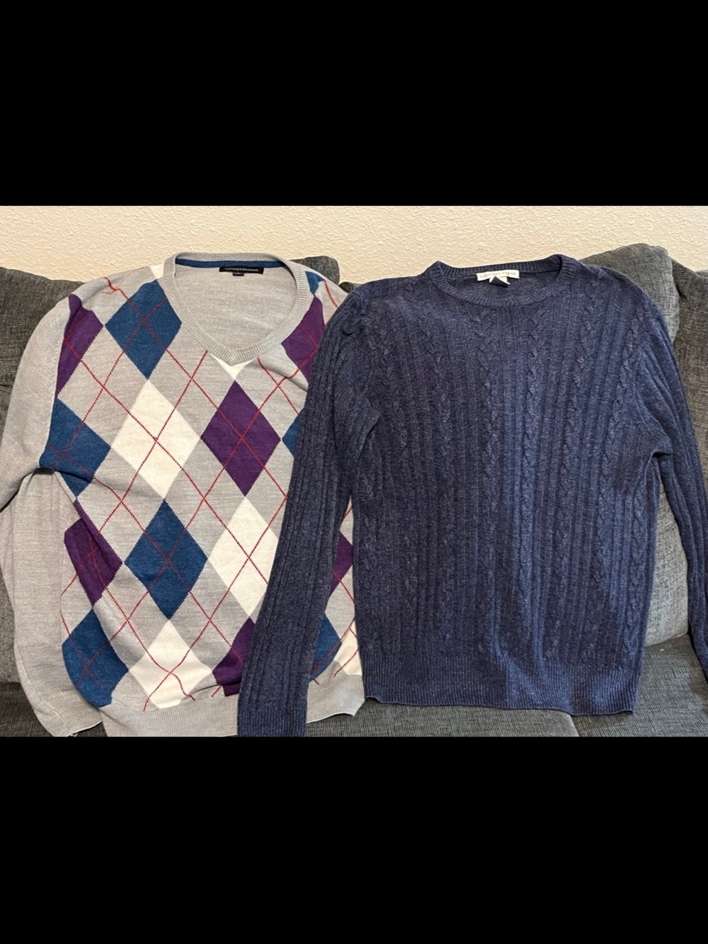 Men’s and Sweater Bundle Size: Medium
